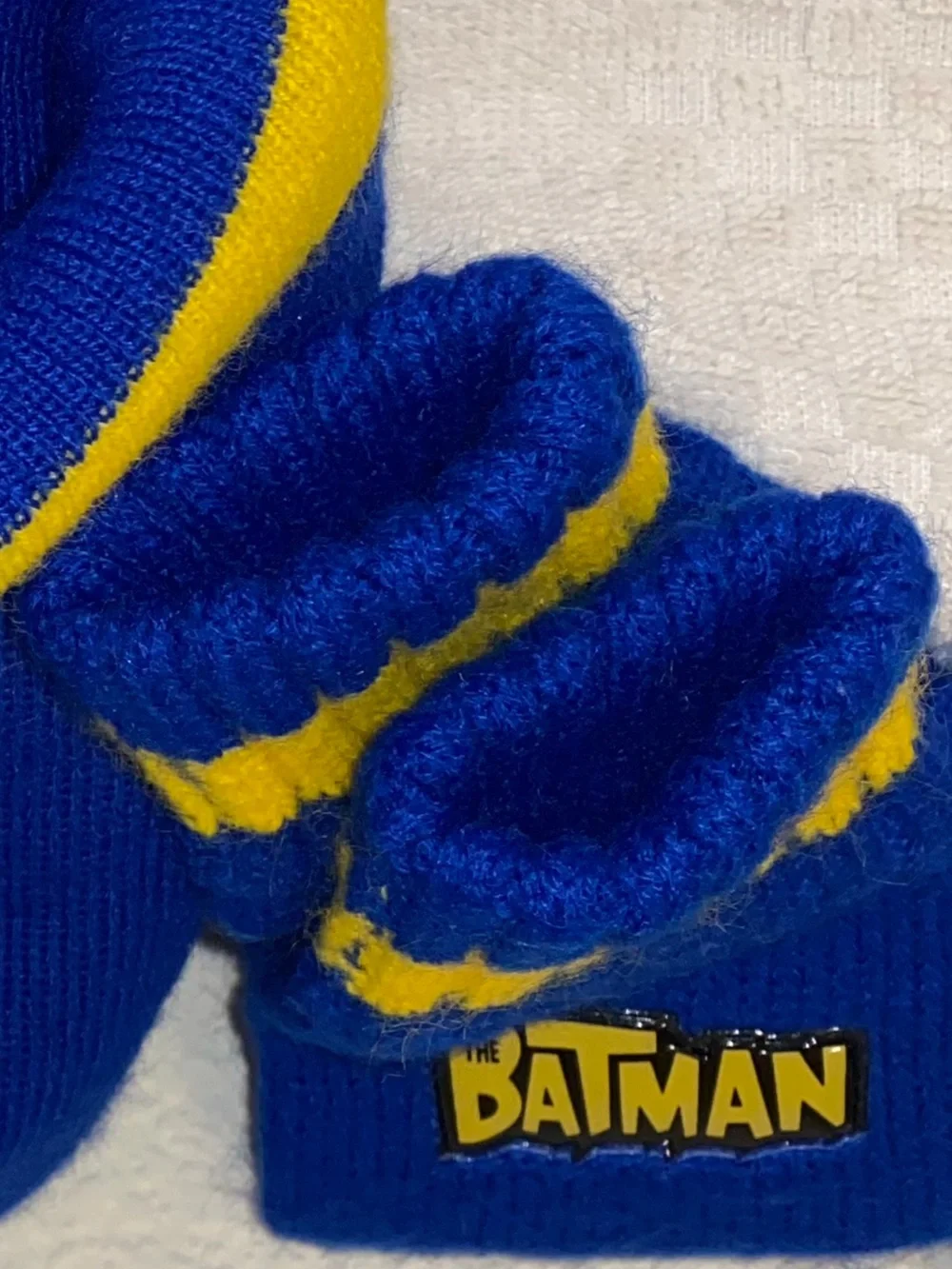 DC Comics Boys Batman Winter Beanie Hat & Mittens Gloves Set Blue Yellow OS